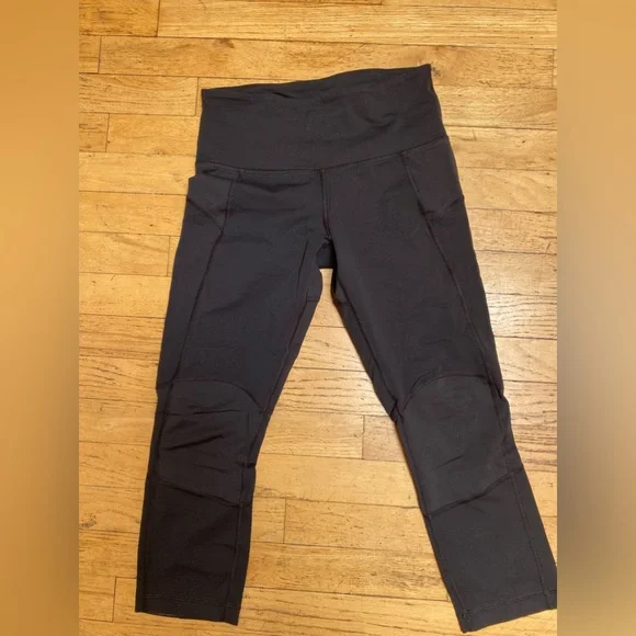 Lulu lemon leggings. Size 6. Great condition!! - Picture 1 of 5